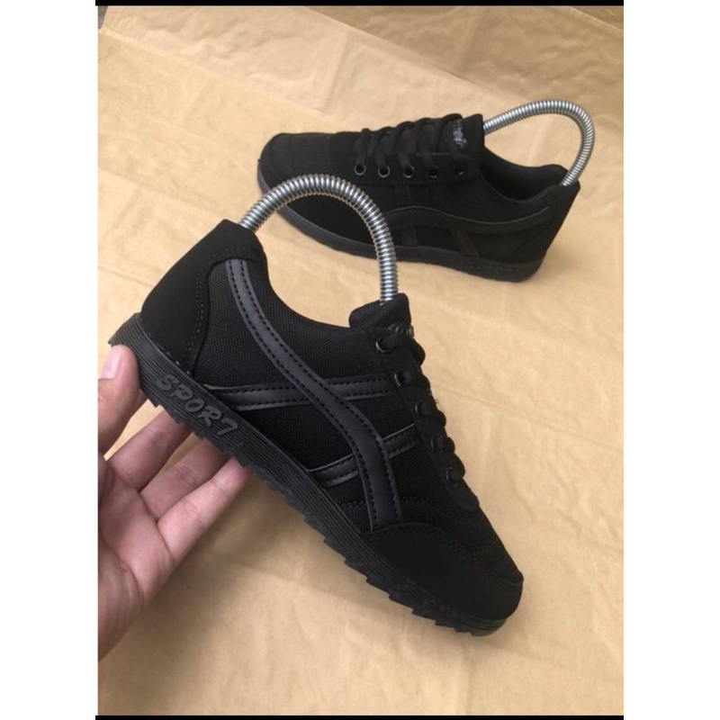 รองเท้าผ้าใบ สี ดำล้วน (Size37-41) มีหลายแบบ ลาย4แถบ