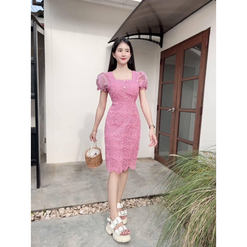 ชุดเดรสแขนสั้นงานผ้าลูกไม้ B-95