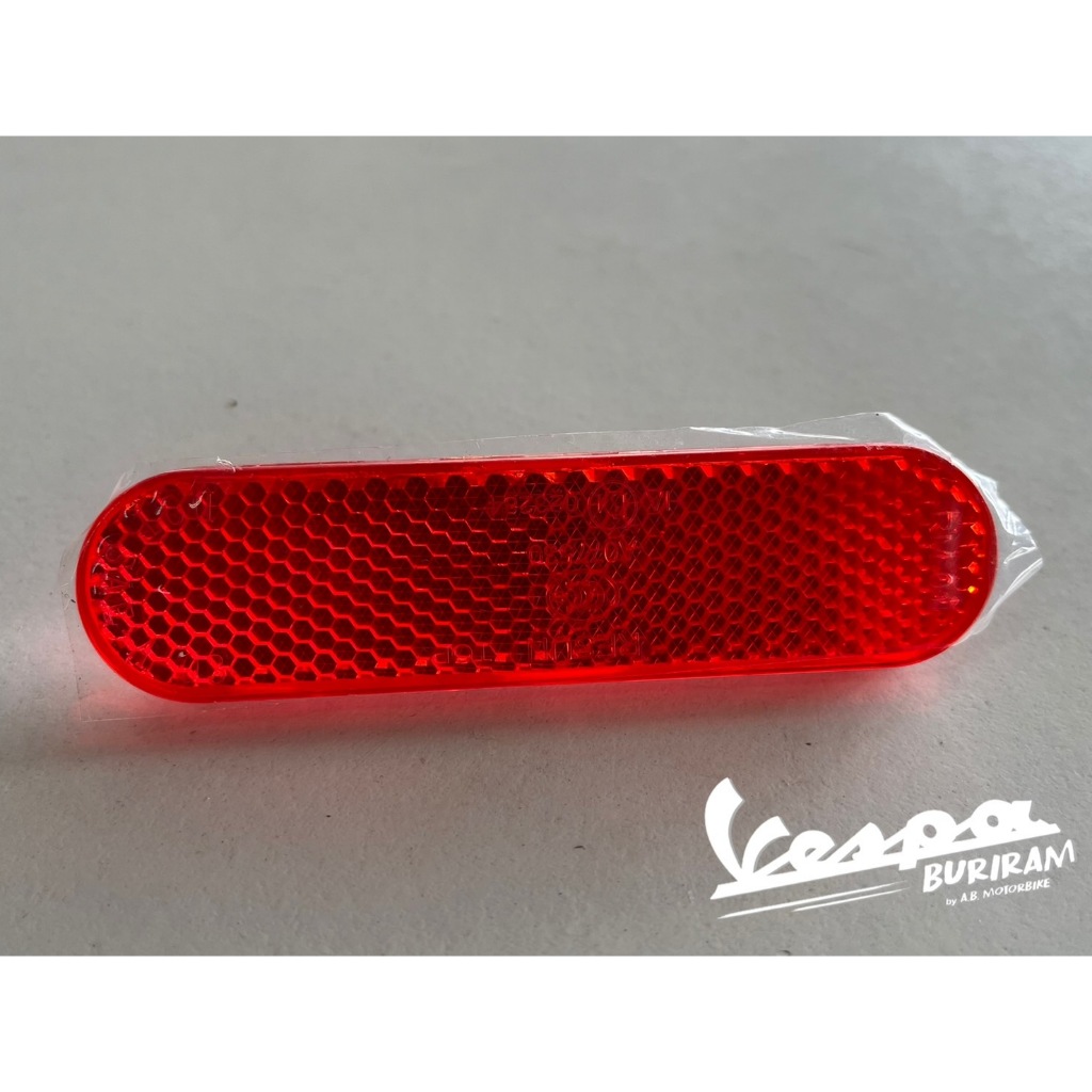 5A000498 ทับทิม สะท้อนแสง ติดบังโคลนท้าย Vespa ทุกรุ่น ของแท้ เบิกศูนย์ เวสป้า