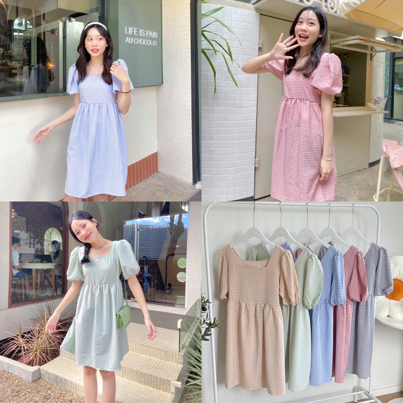Teera พร้อมส่ง ส่งฟรีร้านโค้ดคุ้ม 𝐏𝐮𝐟𝐟𝐲 𝐒𝐜𝐨𝐭𝐭 𝐃𝐫𝐞𝐬𝐬 เดรสคอเหลี่ยมแขนตุ๊กตาผ้าลายสก๊อต มีโบว์มัดหลัง ป้าย Nanny