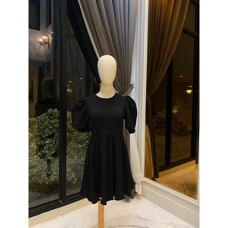 เดรสมือสอง Babydoll Dress - Black Size L / Brand URBAN REVIVO COLLECTION