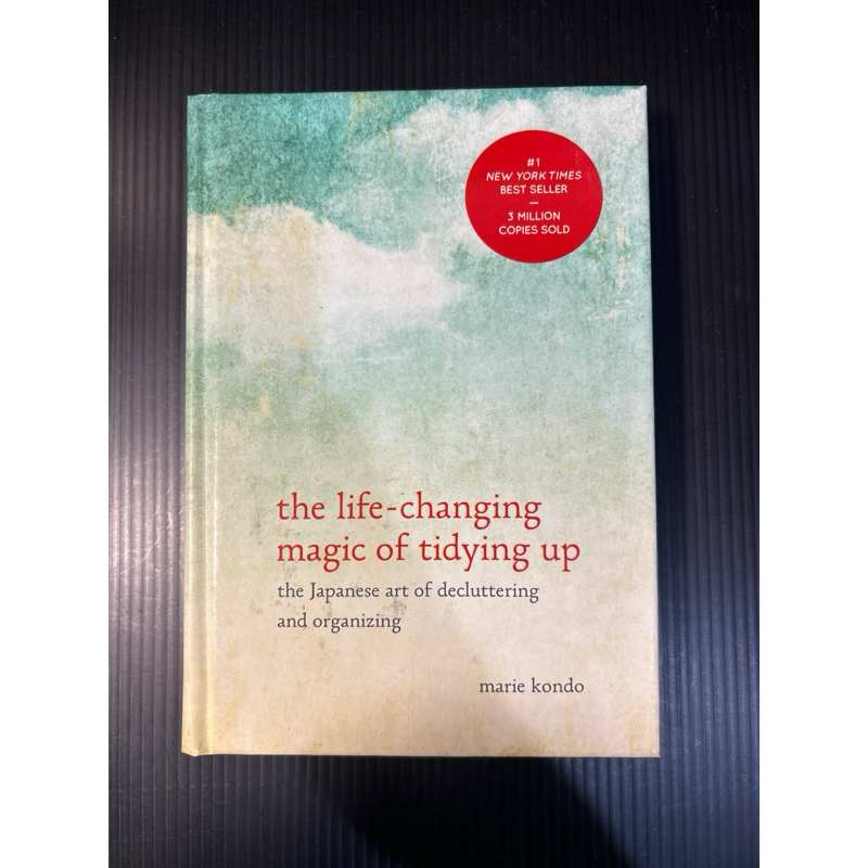 The life chaning magic of tidying up by Marie Kondo