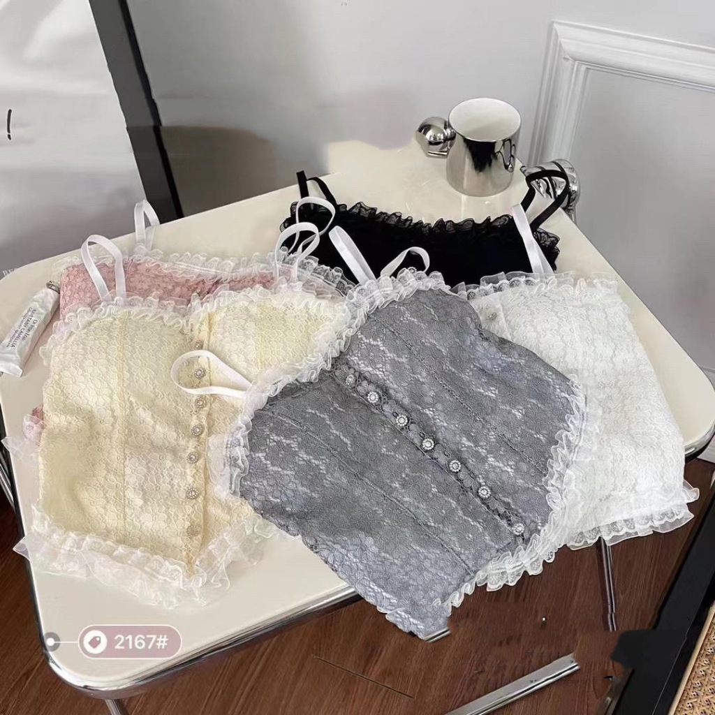 เสื้อสายเดี่ยวลูกไม้ รุ่น B-046 ผ้าดี ผ้านิ่ม ใส่เเล้วไม่คัน ไม่ระคายเคืองต่อผิว มีฟองน้ำในตัวรับายอากาศได้ดี พร้อมส่ง