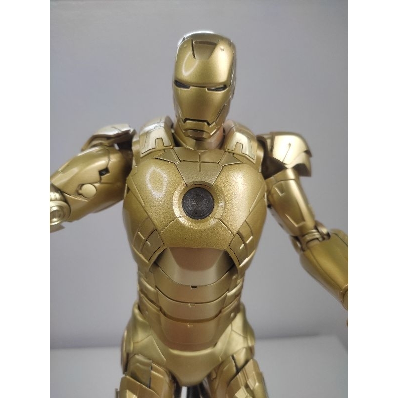 1/6 Figure scale : Iron Man 3 - MARK XXI MIDAS  alloy gold  (Hot Toys)
