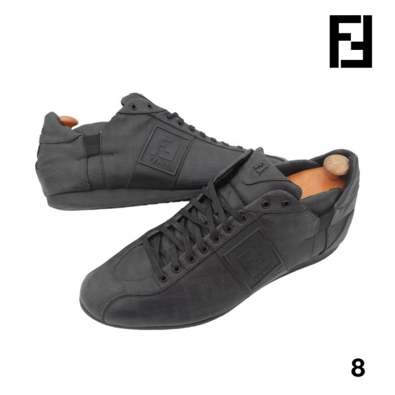 Fendi sneakers size 8​ รองเท้า​ผู้ชาย ผ้าใบ​ มือสอง​