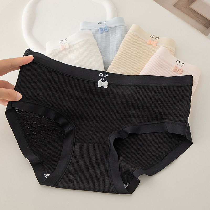 (Ladybragi)👙A-112 กางเกงในสีพื้นมีลายกระต่ายและโบว์ตรงกลาง น่ารักผ้านิ่มลื่น  น่ารักมาก พร้อมส่ง