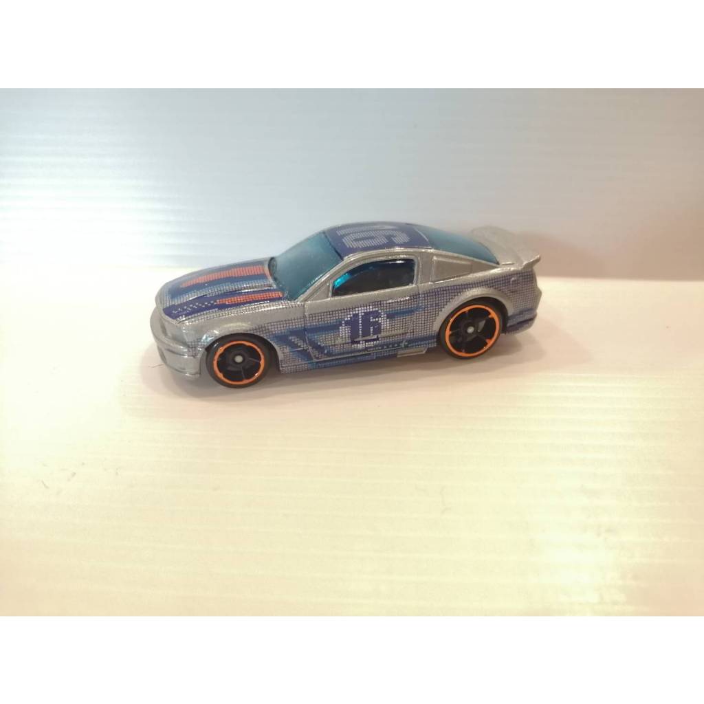 Hot Wheels '07 Ford Mustang #16
