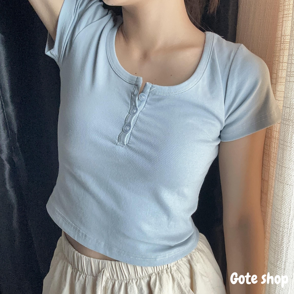 M-XXL GT142เสื้อครอปคอกลมแขนสั้น แต่งกระดุมหน้า