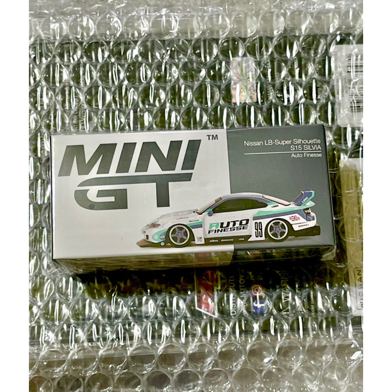 Mini gt Nissan Silvia S15 LB