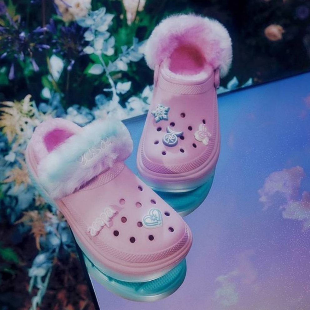 ( พร้อมส่ง ) Crocs x Aespa Stomp Lined Clog