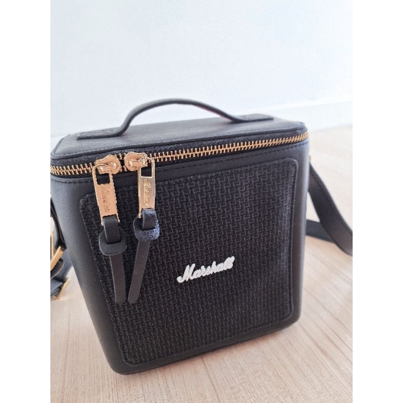 ส่งต่อ (Used like New) Marshall Travel กระเป๋าสะพายข้าง ผู้หญิง Marshall Downtown Speaker Clutch กระ