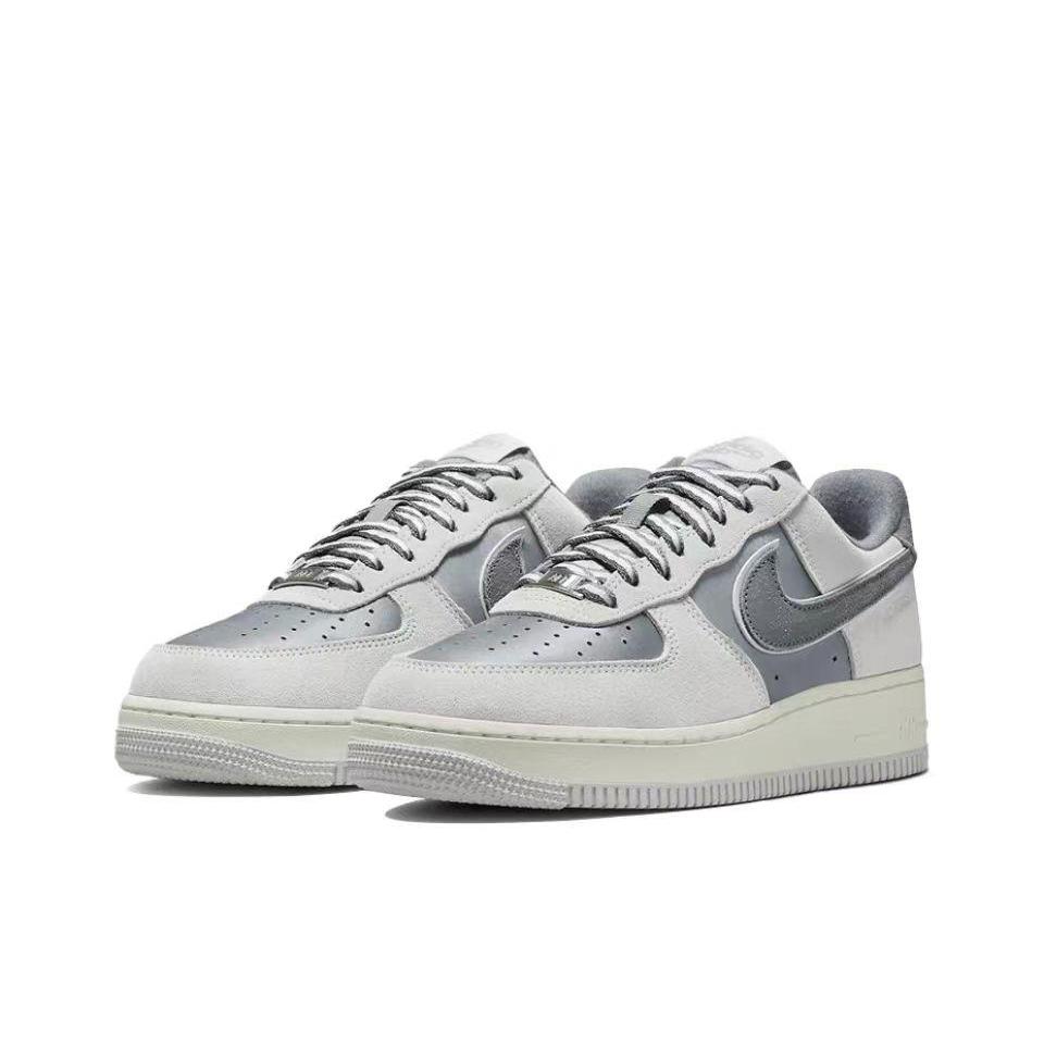 ของแท้ 100% Nike Air Force 1’07 LX พร้อมส่ง