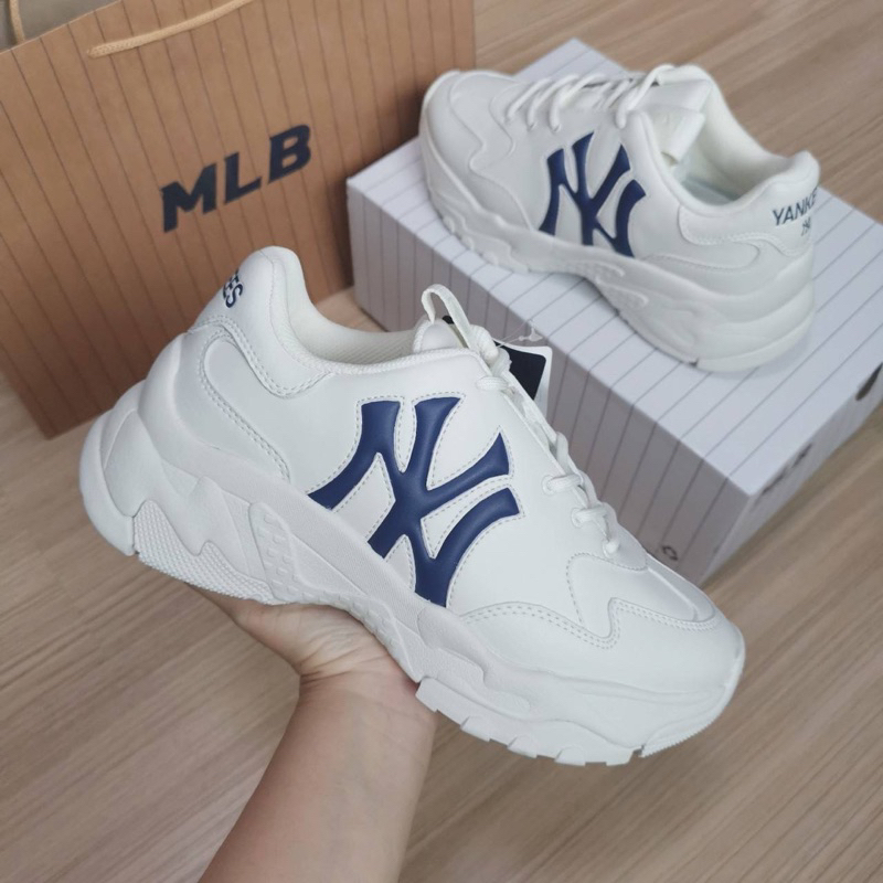 พร้อมส่ง MLB Bigball Chunky Window NY รองเท้าสีขาว logo NY สีกรม 🤍💙