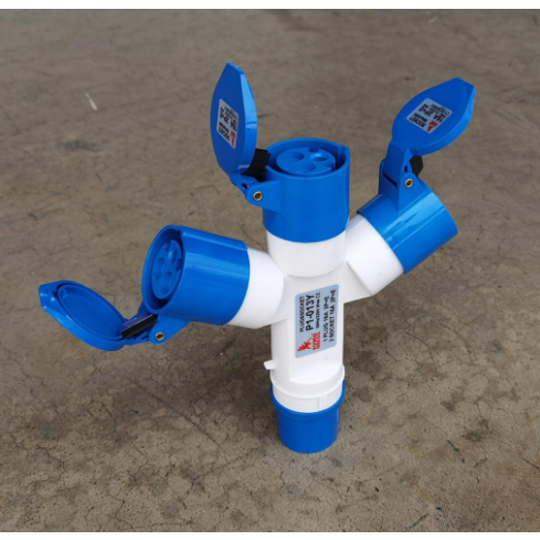 P1-013Y พาวเวอร์ปลั๊กพ่วงและเต้ารับ เข้า 1 ทาง ออก 3 ทาง IP44 220V 2P+E 16A Power Plug and socket P1