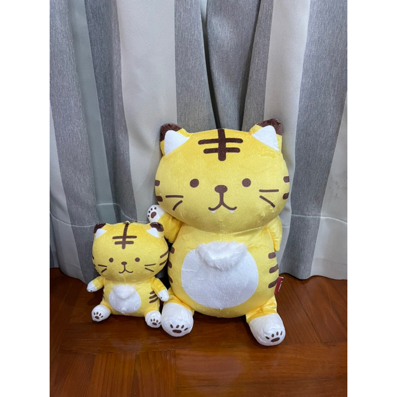 Fuku Fuku Nyanko ตุ๊กตา พวงกุญแจ แมว เสือ เป็น ปีนักษัตร ปีเสือ งานลิขสิทธิ์ แท้ ญี่ปุ่น ไซส์ 32 ซม.