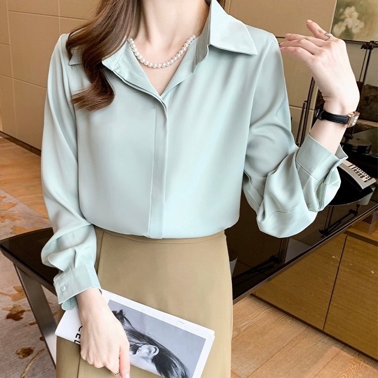 เสื้อเชิ้ตผู้หญิงแขนยาว ติดสร้อยไข่มุกคอปกสาปซ่อนกระดุมเสื้อทำงานสาวออฟฟิส