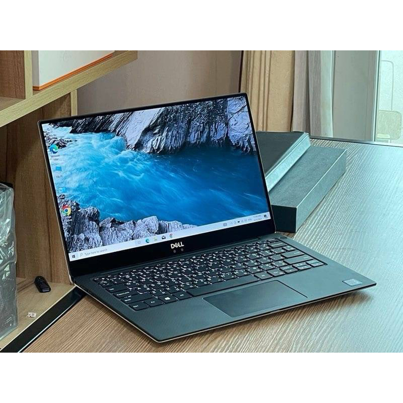 DELL XPS 13 9370 i7-8550U SSD512GB RAM 8GB Win 10 คีย์ไฟ สินค้ามือสอง สภาพดี