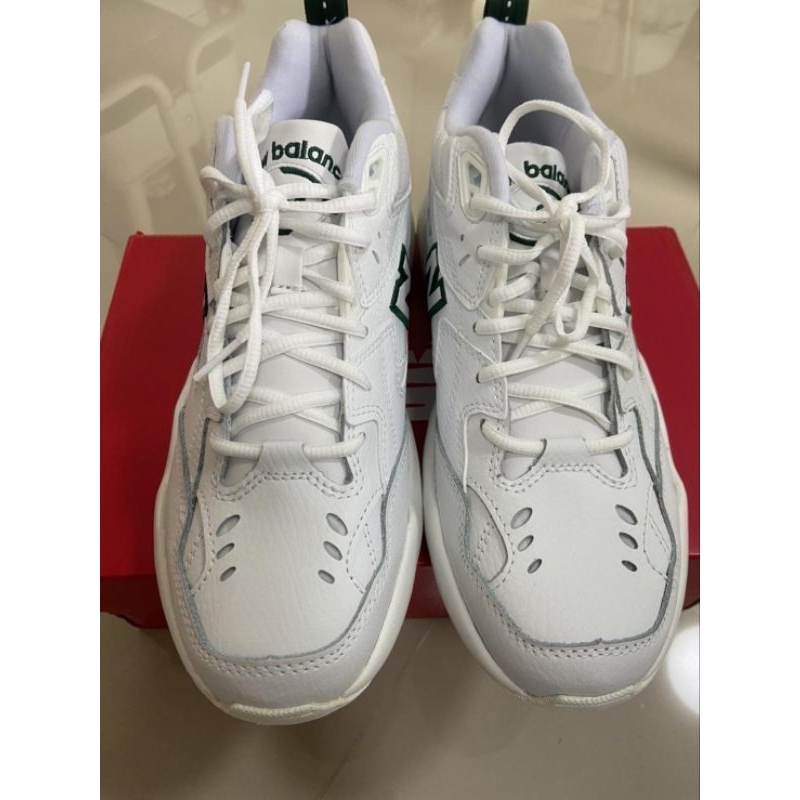 รองเท้า New Balance 608