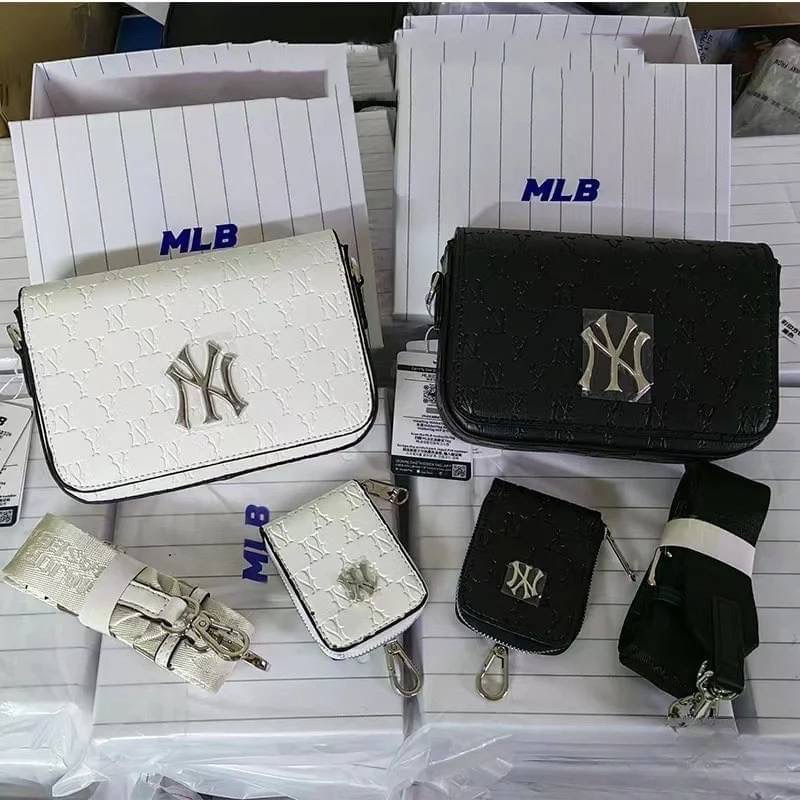 พร้อมส่ง MLB กระเป๋าสะพายข้าง MONOGRAM 3ACRS032N 50BKS BLACK NEW YORK YANKEES