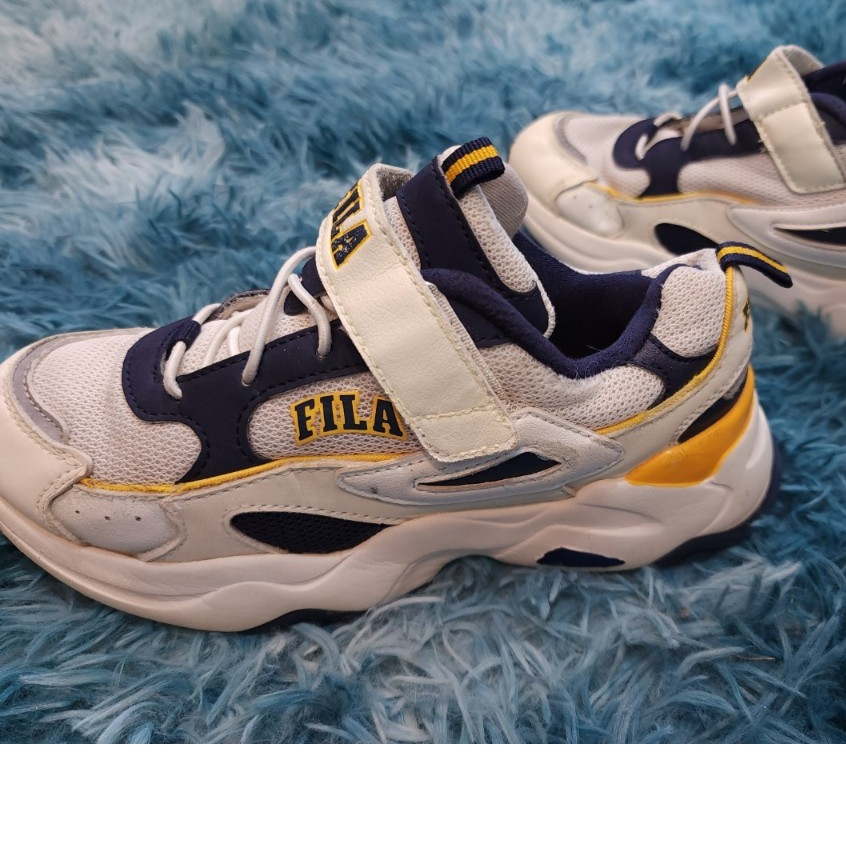 D43 รองเท้าผ้าใบเด็ก Fila สีสวย ใส่สบายเท้า หล่อๆ เลยค่ะ