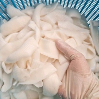 เนื้อมะพร้าวน้ำหอม ขูดริ้ว ชั้นครึ่ง-1.7 ชั้น 1 kg.