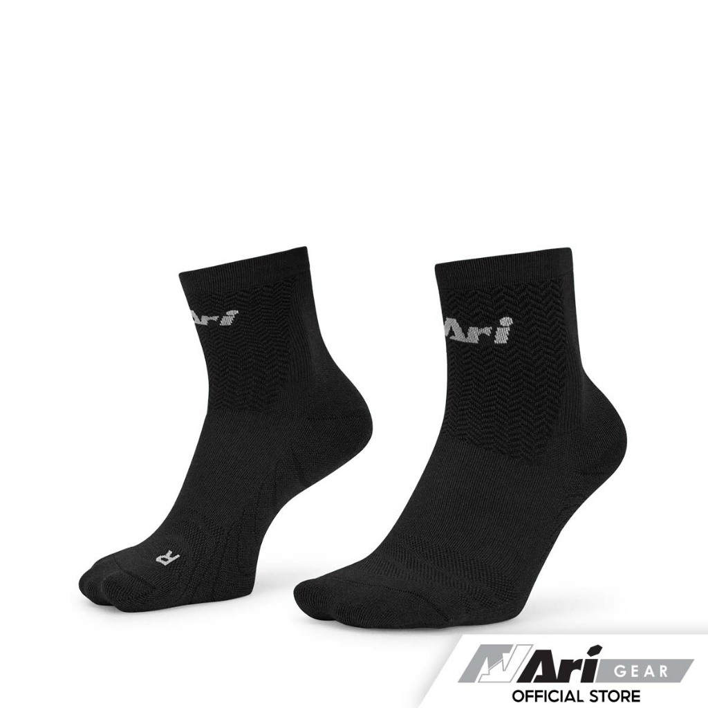 ARI TERRY QTR RUNNING SOCKS - BLACK/WHITE ถุงเท้าวิ่ง อาริ เทอร์รี่ สีดำ