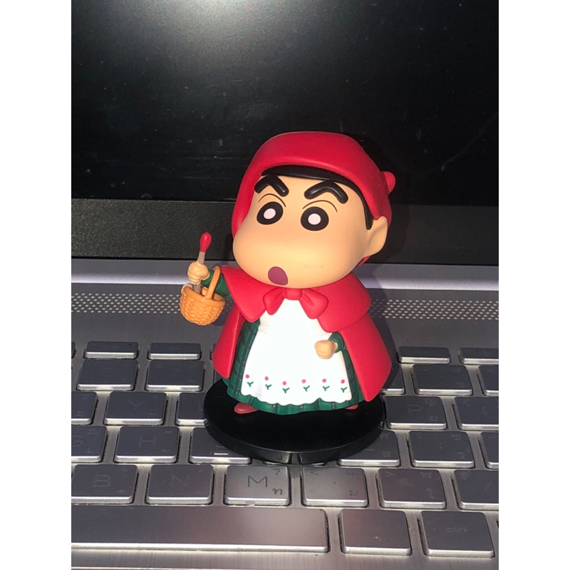 [miniso] หนูน้อยหมวกแดง ชินจัง โมเดล / ฟิกเกอร์ / art toy [52TOYS]