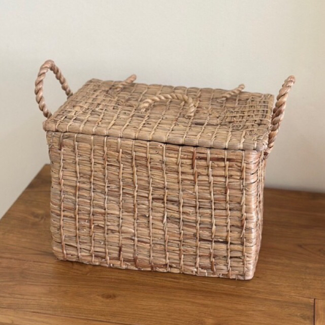 ตะกร้าผักตบชวา Water hyacinth basket