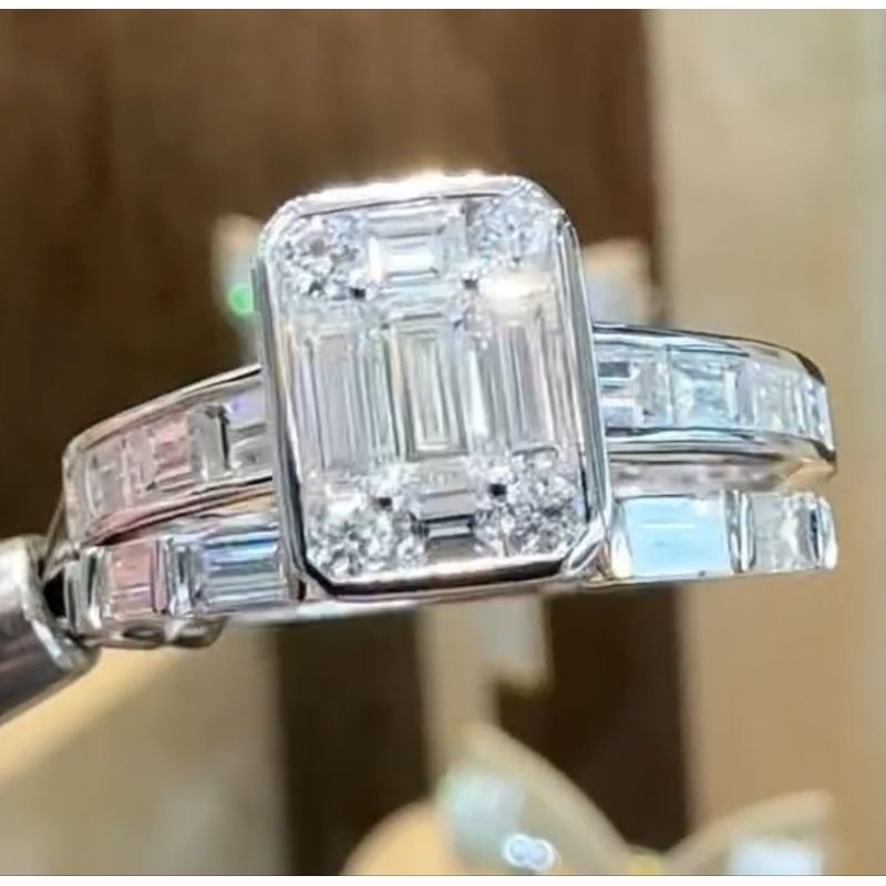 แหวนเพชร Lab Grown Diamond รูป Emerald 2 กะรัต น้ำ 100 (D) VVS2 - ทองคำ 9k-14k | ทองคำขาว 9k-14k