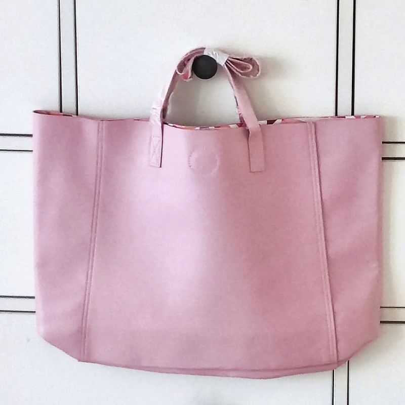Sisley Tote Bag กระเป๋าหนังเทียมสีชมพู