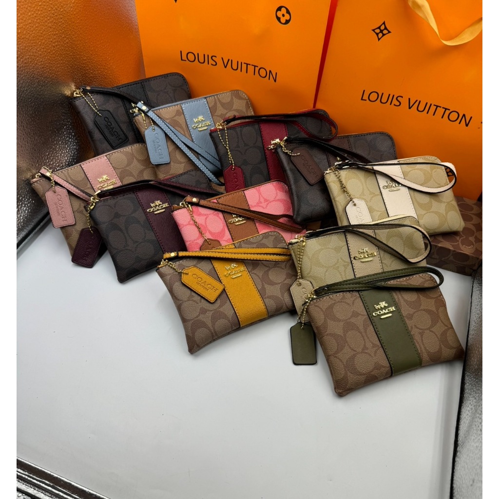 กระเป๋าคล้องมือcoach สินค้าแนะนำยอดนิยม ขนาด6.5นิ้ว สต๊อกพร้อมส่ง
