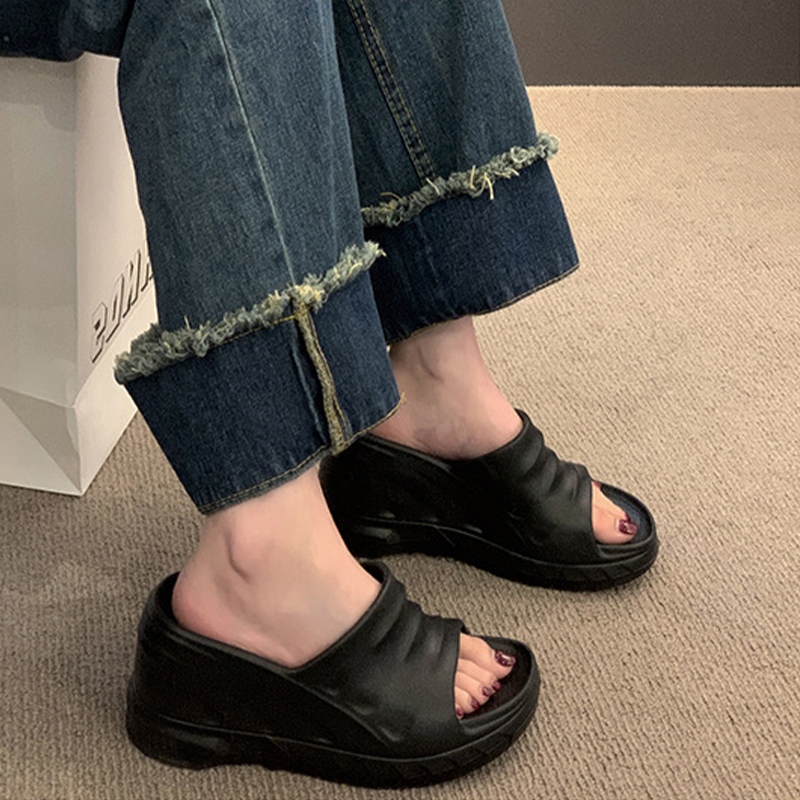 ShoesStudios รองเท้าแตะแฟชั่นผู้หญิง พื้นหนามากก ผลิตจากยางคุณภาพ หนานุ่ม ใส่สบาย ไม่แพงน้า รีบเล๊ยย
