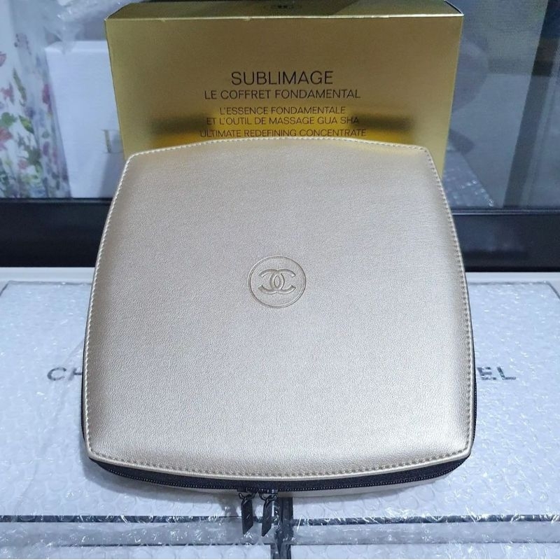 กระเป๋าเครื่องสำอางค์ ชาแนล สีทอง แท้💯%Chanel Sublimage Limited Edition Bag. พร้อมกล่อง มีฉลากไทย