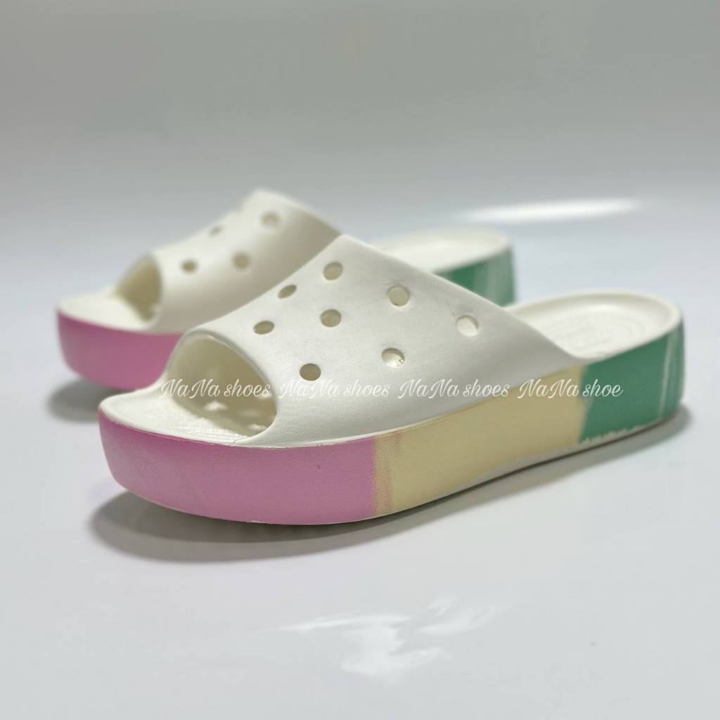 รองเท้าแตะแบบสวม CROCS Classic Crocs Slide - Comfort Sandal ใส่สบ สบาย คร็อคส์ รุ่นฮิต ได้ทั้งชายหญิง รองเท้าเพื่อสุขภาพ