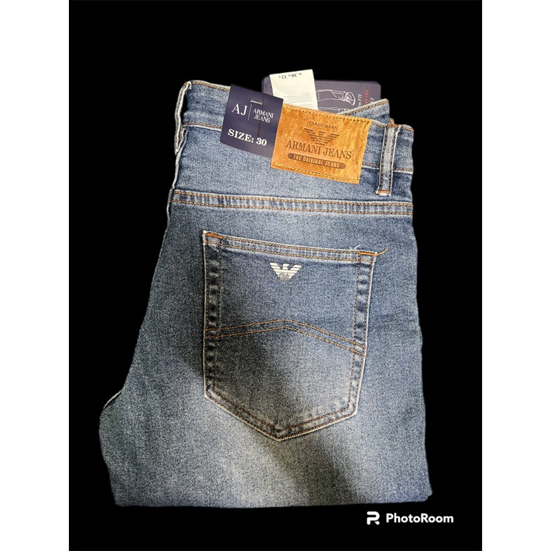 กางเกงยีนส์ Armani Jeans ไซส์ 30 รุ่นExtra Slim Fit ของใหม่!