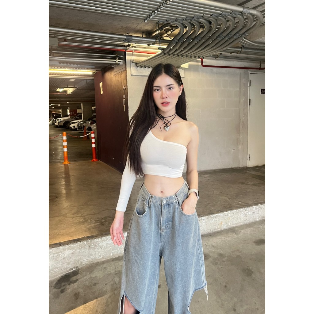 PIN97 Croptop M204D เบี่ยงไหล่ยาว