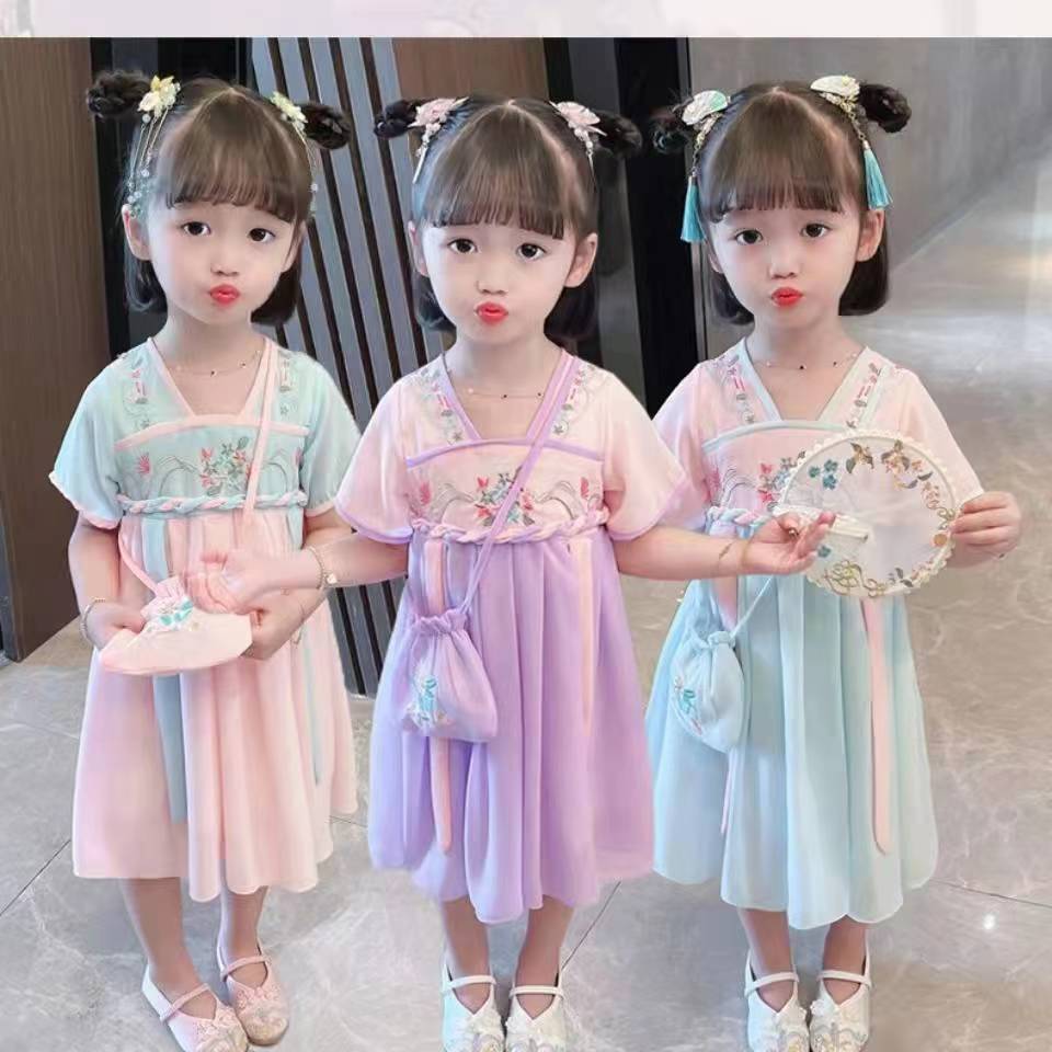 Babyonline(Y256)OF1 ชุดจีนสไตล์เจ้าหญิงแขนสั้นปักลายดอกไม้สุดน่ารัก มีกิ๊ฟติดผม สติ๊กเกอร์ และกระเป๋าสะพายข้าง