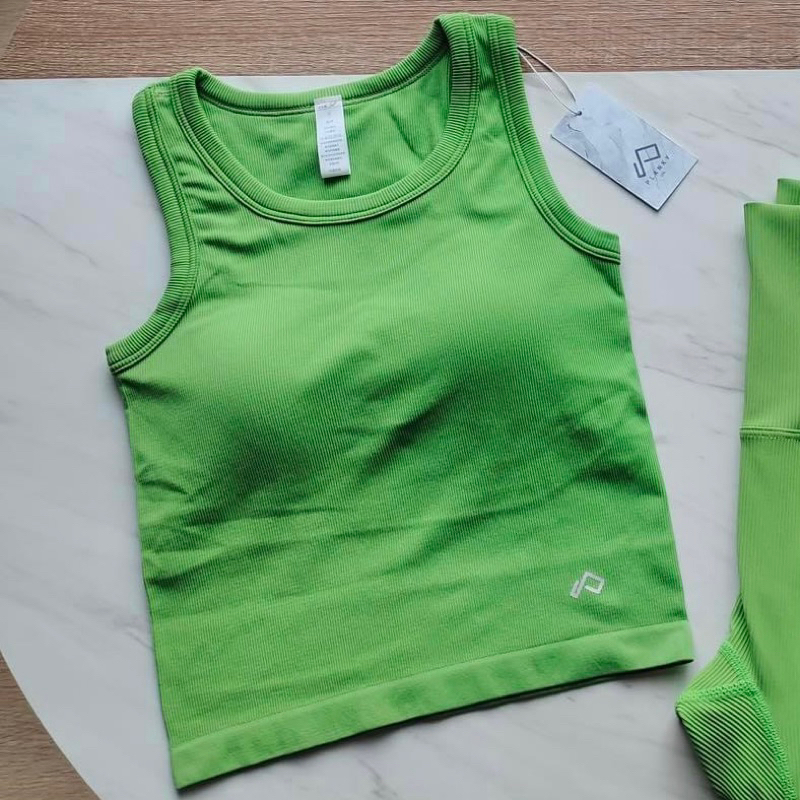 [New มีตำหนิ] Sports Bra ตัวยาว ผ้าทอ Size S สีเขียวสด จากร้าน Planky Girl