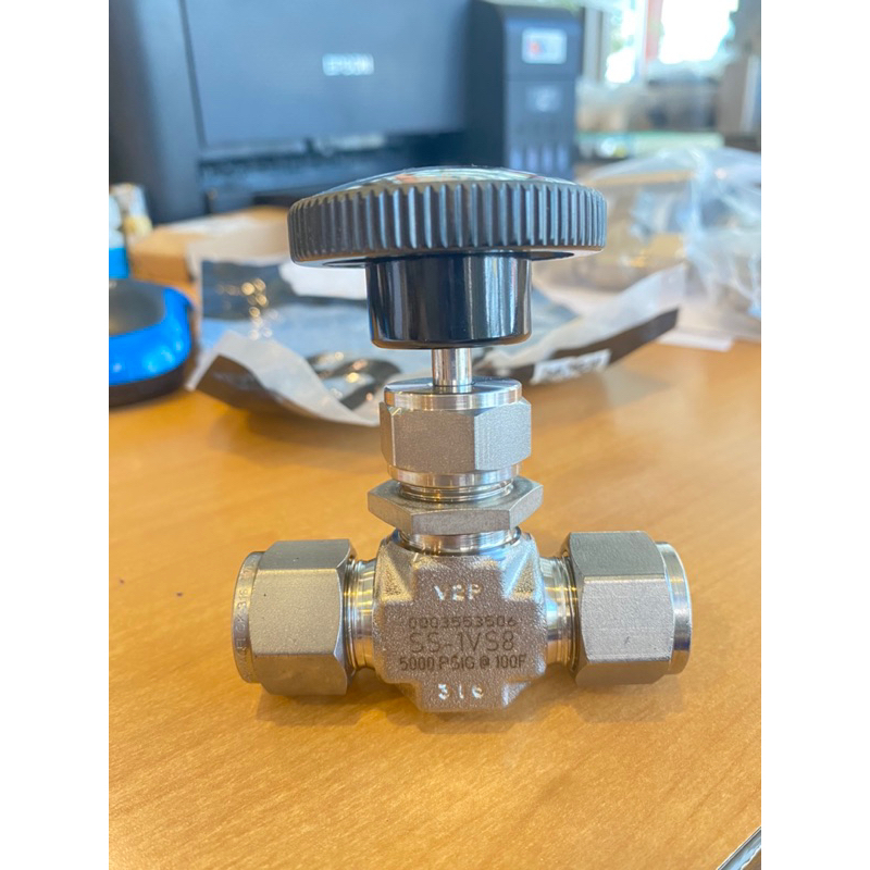 “Swagelok” SS-1VS8, Needle Valve