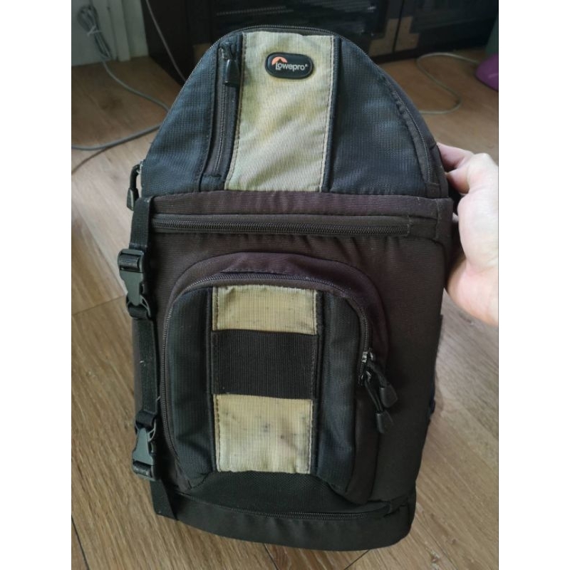 กระเป๋ากล้อง lowepro slingshot202aw มือสอง สภาพโดยรวม 85%-ซิป ข้อต่อใช้งานได้ทุกส่วน-มีส่วนสายรัดบ่า
