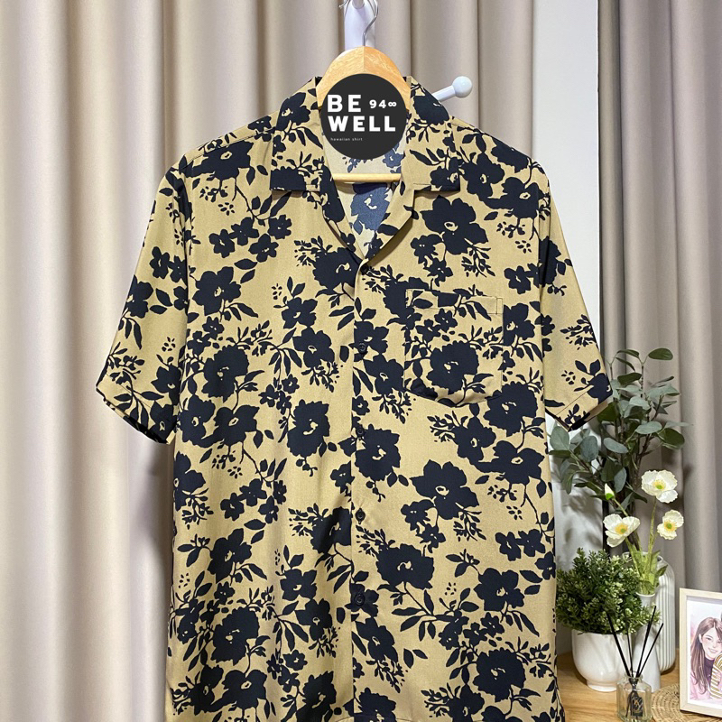 BEWELL94 เสื้อฮาวาย ดอกไม้ดำพื้นสีเบจ ผ้าไหมอิตาลี