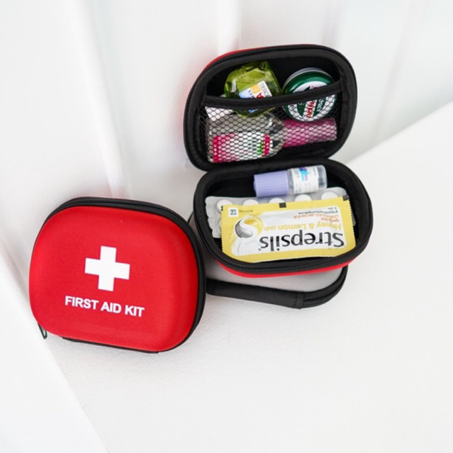 Small Med Kit (กระเป๋าใส่ยาสำหรับเดินทาง ใบเล็ก)
