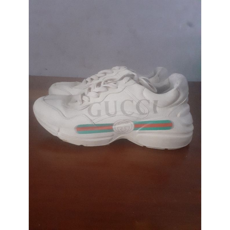 รองเท้า gucci เบอร์ 44 หรือ 28 cm หนังมือสอง