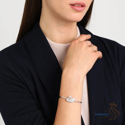 กำไลแท้ Swarovski Swan bangle  สร้อยข้อมือจี้หงส์ พร้อมส่ง ของขวัญสำหรับคนพิเศษ