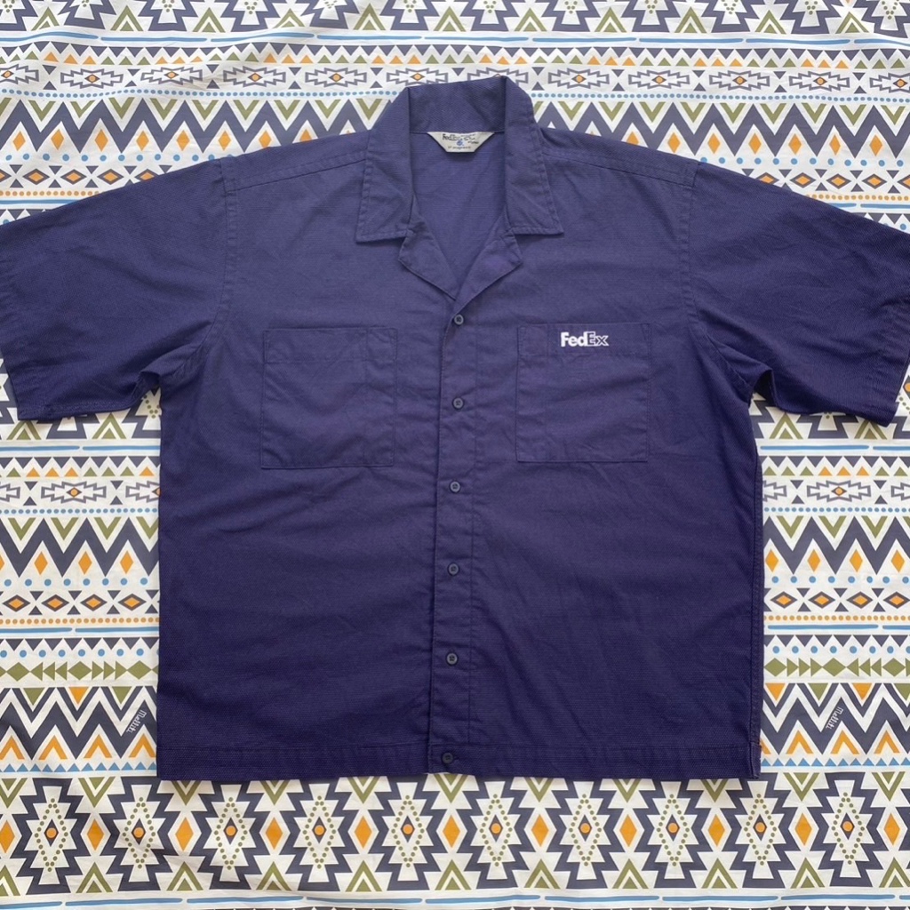 เสื้อเชิ้ต Vintage fedex uniforms shirt อก 25-ของมือสอง