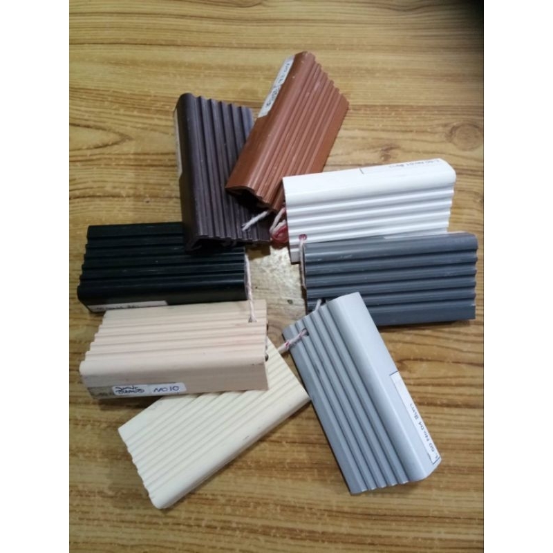 จมูกบันได PVC คิ้วกระเบื้องบันได รุ่น L 50 มีความกว้าง 50 mm ความยาว 2 เมตร มีหลายสี