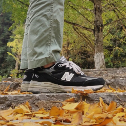 New Balance NB 993 ของแท้ 100 % รองเท้าผ้าใบ สีดำ