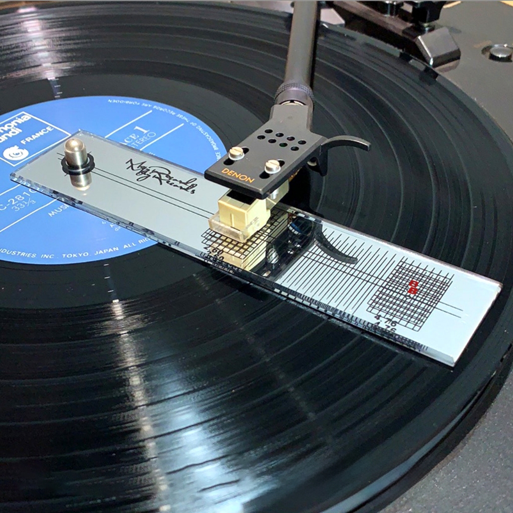 แผ่นติดตั้งหัวเข็มเครื่องเล่นแผ่นเสียงอย่างดี Phono cartridge calibration
