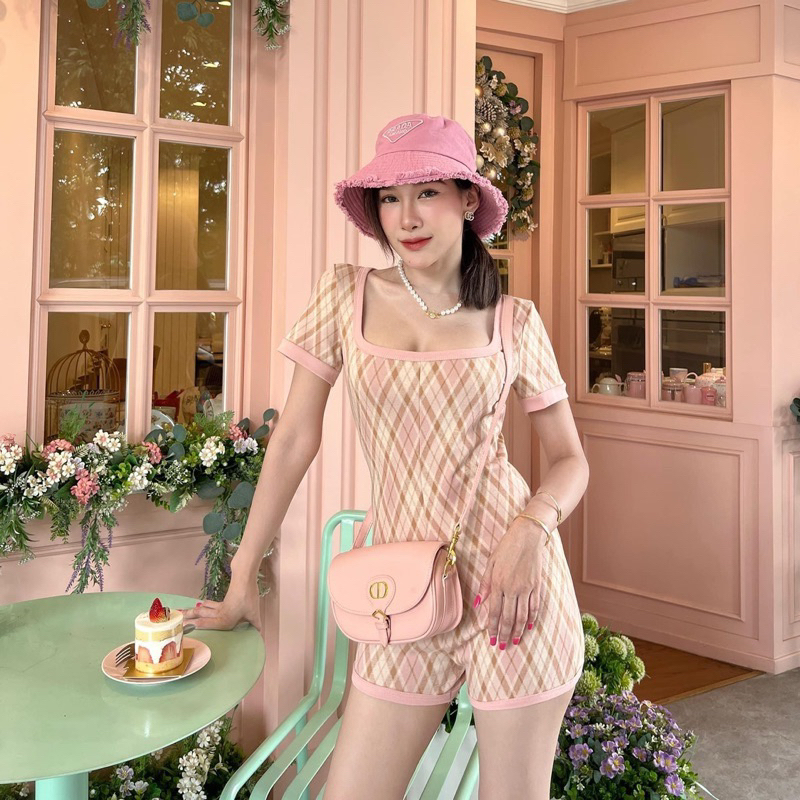 จั๊มสูทป้าย vallay girl ไซส์ L