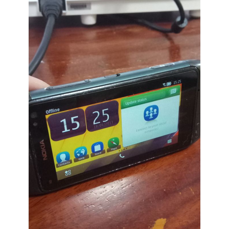 Nokia N8 สีเขียวเทา มือสอง มีรอยเพียบ